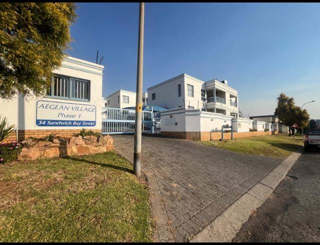 3 BEDROOM TOWNHOUSE FOR SALE IN ELANDSHAVEN